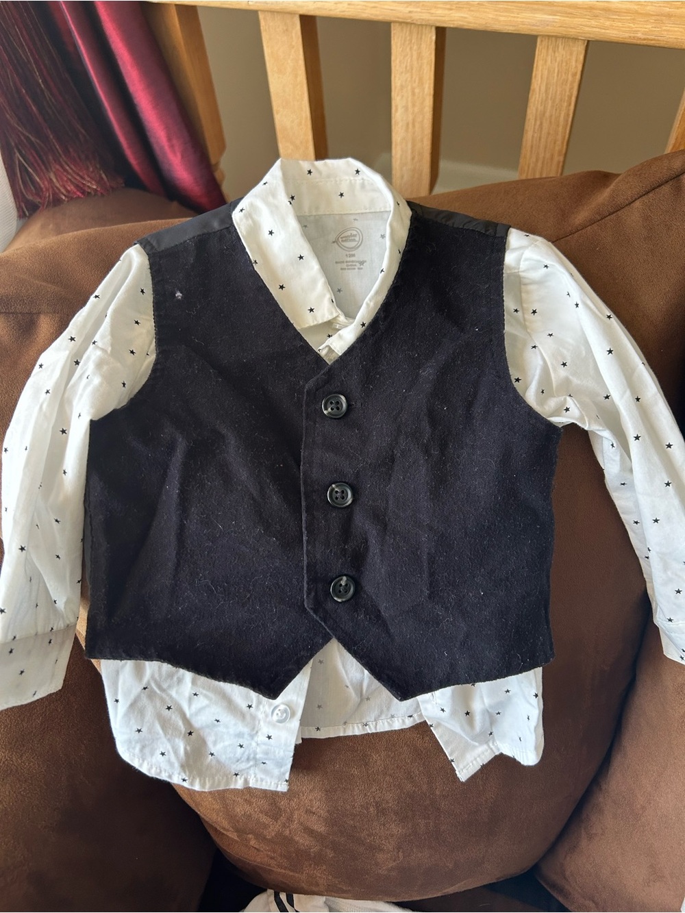 Lot of 5: boys 18M vest\pants set, 3 romper suit sets, 1 vest/shirt - Picture 3 of 7